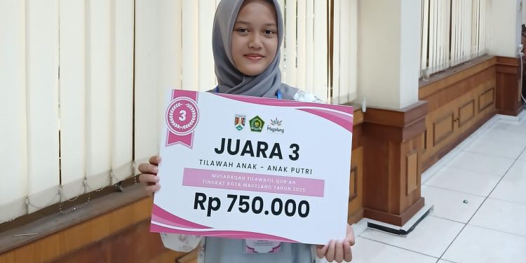 Konsisten Berlatih, Rayhan Nisa Raih Juara MTQ Wakili SMP Mutual