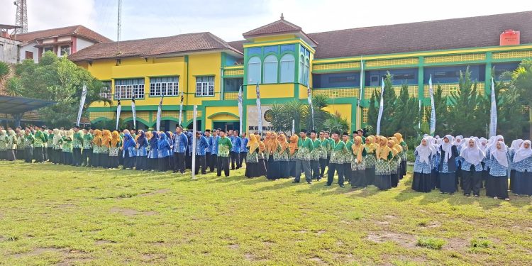 PDM Kota Magelang Gelar Upacara Milad ke-113 Muhammadiyah