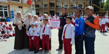 Siswa SD Muhammadiyah Gunungpring Muntilan Lakukan Aksi Peduli Bencana Sumatera