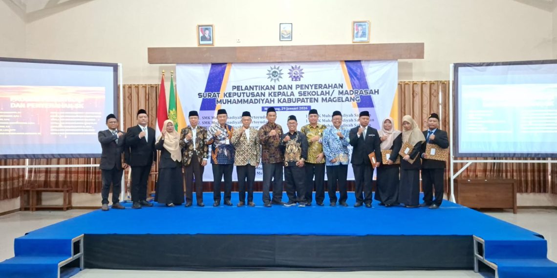 PWM Jateng Kukuhkan dan Perpanjang Jabatan 21 Kepala Sekolah Muhammadiyah di Magelang