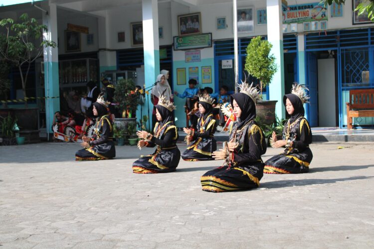 Kreasi Tari Daerah Meriahkan Penutupan Ujian Praktik Kelas 6 SD Muhammadiyah 1 Muntilan
