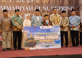 Wisuda SD Muhammadiyah Gunungpring Muntilan Bertabur Prestasi, Siswa Terbaik Raih Hadiah Umrah