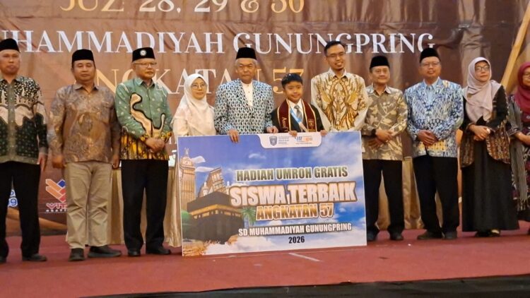 Wisuda SD Muhammadiyah Gunungpring Muntilan Bertabur Prestasi, Siswa Terbaik Raih Hadiah Umrah