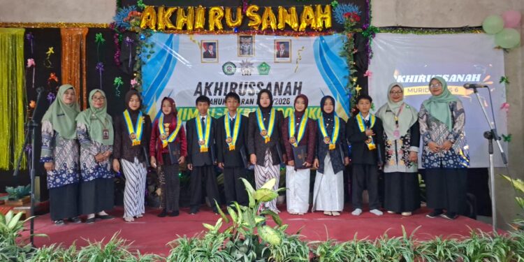 MI Muhammadiyah Al-Fikri Podosoko Luluskan Angkatan Pertama, 100 Persen Hafal Juz 30 dan Diterima di Sekolah Favorit