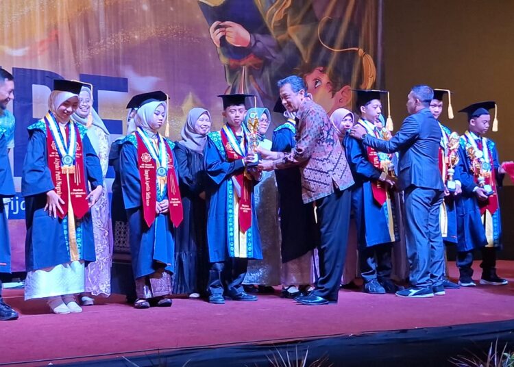 SD Mutual Kota Magelang Raih Nilai TKA Tertinggi se-Magelang, Wisuda Angkatan XX Bertabur Penghargaan
