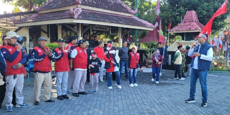 BikersMU Klaten Rayakan Kemerdekaan dengan Touring 100 Km, Tebar Air Bersih hingga Donasi untuk NTT
