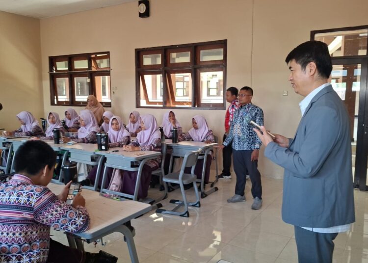 SMP MPlus Gunungpring Diproyeksikan Jadi Pilot Program Mandarin dan AI, Buka Jalan Pendidikan Bertaraf Global