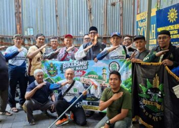 BikersMu Chapter Surabaya dan GowesMu Kolaborasi Bersihkan Masjid Lewat Program BBM