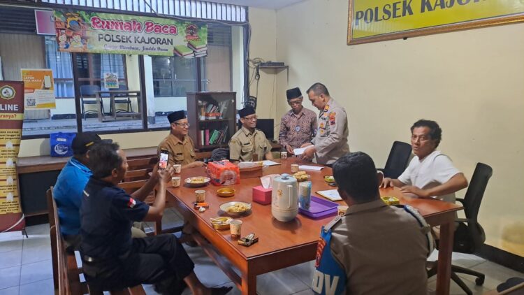 Balada Guru Enjang, Kebaikan Berbalas Pentungan