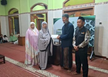 Lazismu Magelang Salurkan Bantuan untuk Guru TPA, Program Back to Masjid Jangkau 26 Masjid